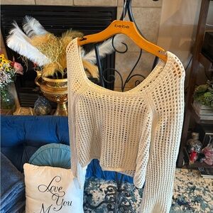 Old Navy Cream Crew Neck Lightweight Sweater